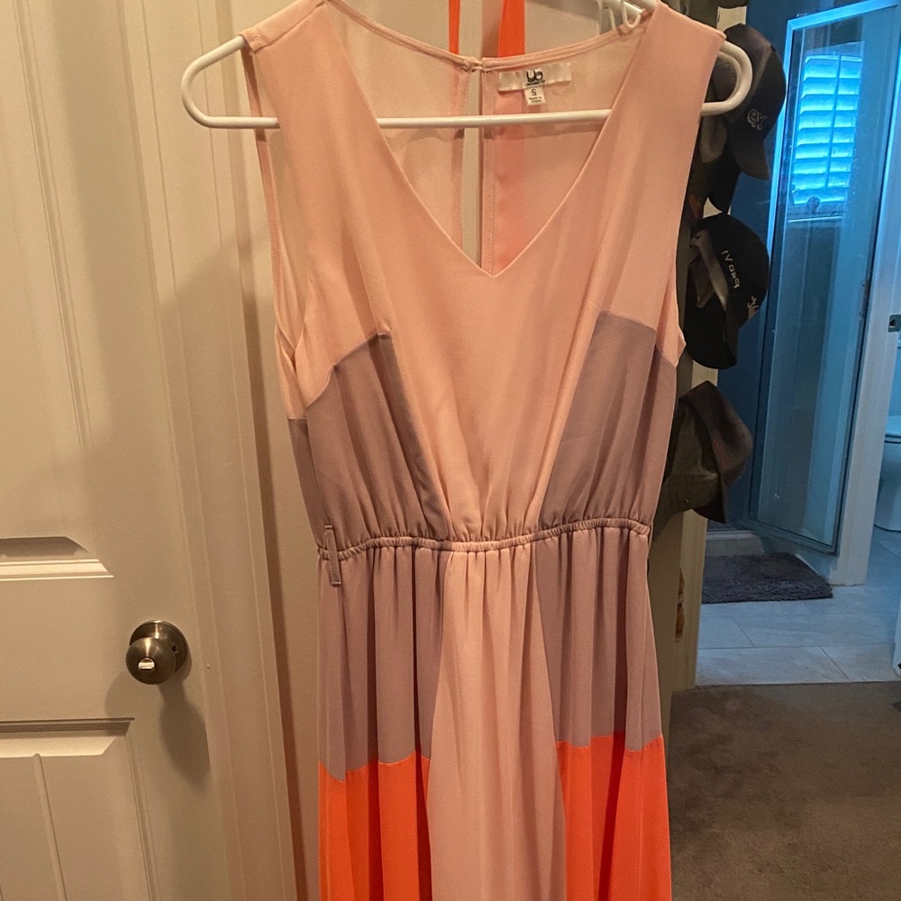 Maxi dress with belt